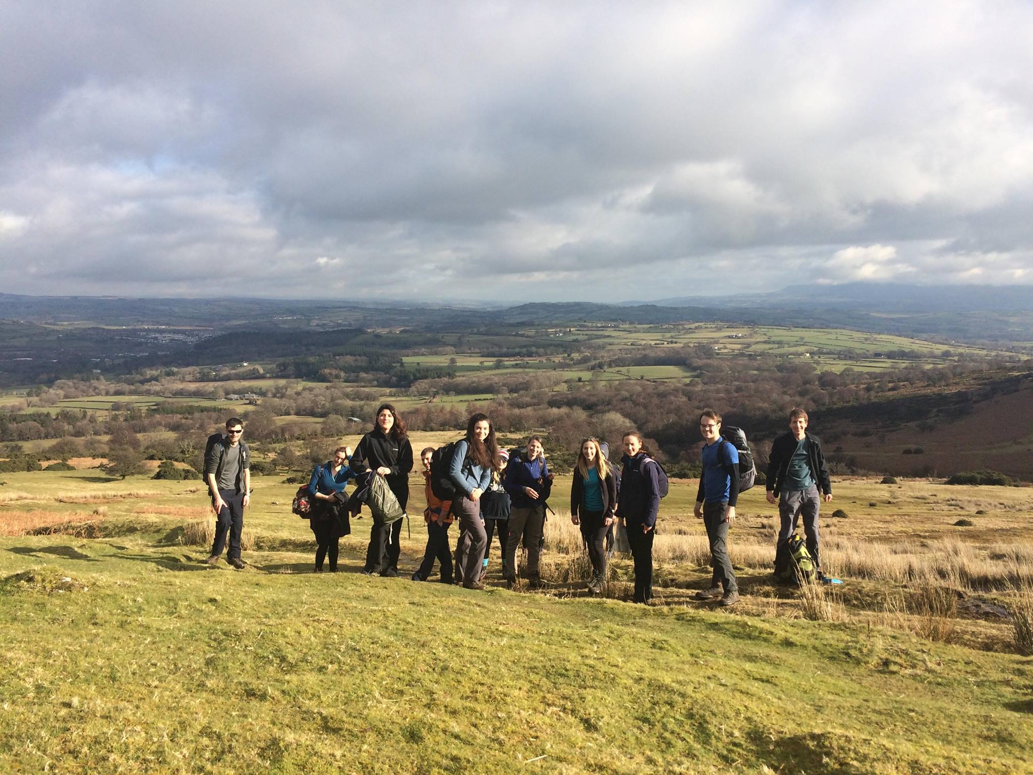 Photo of mountaineering club members of hillside